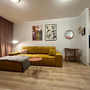 Momo Kręta , Wrocław Polska